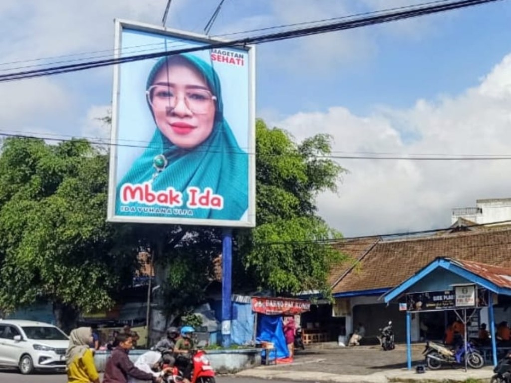 Pilkada Magetan Makin Ramai, Istri Pengasuh Ponpes Roudlotul Huda Siap&nbsp;Tarung