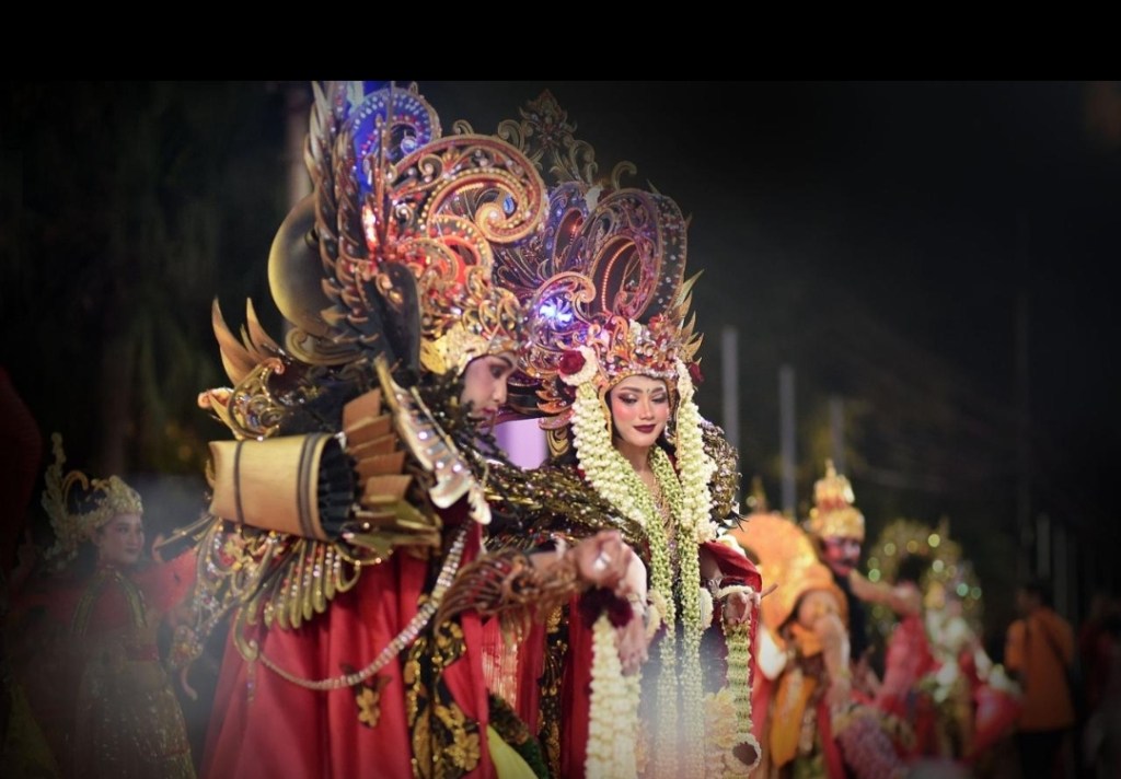 Usung Kisah Hujung Galuh Surya Kirana Churabaya, PT Gudang Garam Kembali Meriahkan Parade Surabaya Vaganza&nbsp;2024