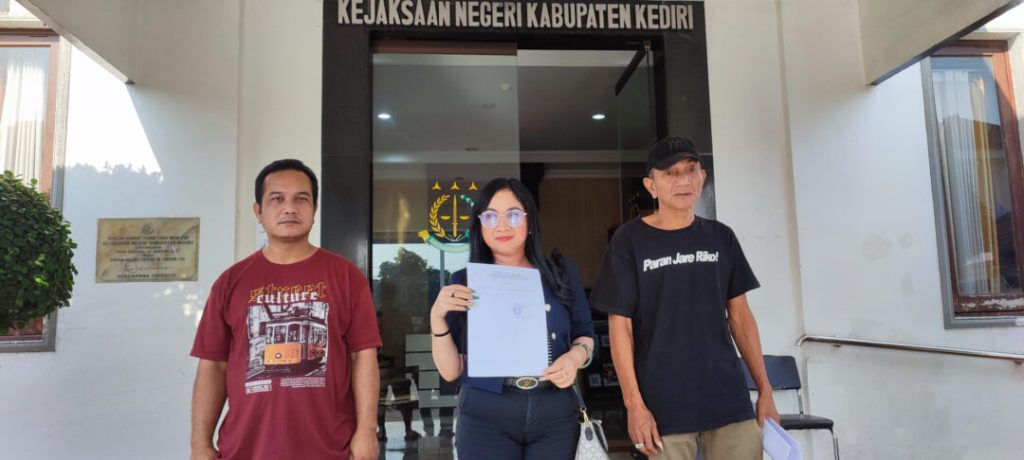 Palsukan Sertipikat Tanah dan Tanda Tangan, Oknum Pemdes Blabak Dilaporkan ke Jaksa dan&nbsp;Polisi