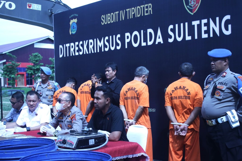 Kelola Tambang Ilegal, 2 WNA Ditangkap Polisi, Rugikan Negara Rp11&nbsp;Miliar