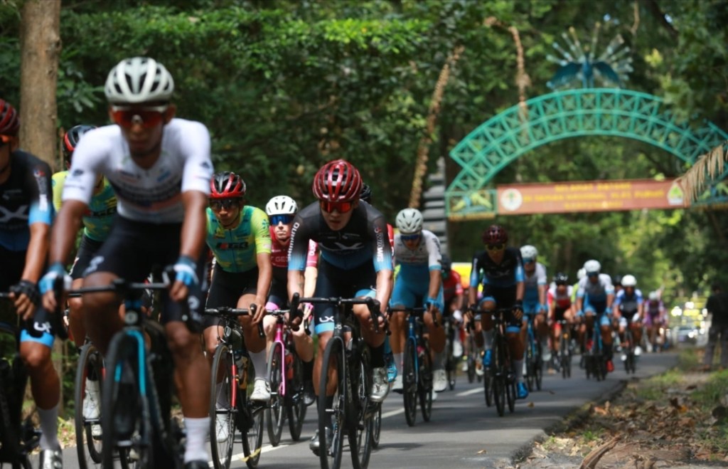 Etape Dua TdBI, Pembalap Susuri Cagar Biosfer Dunia di Alas Purwo&nbsp;Banyuwangi