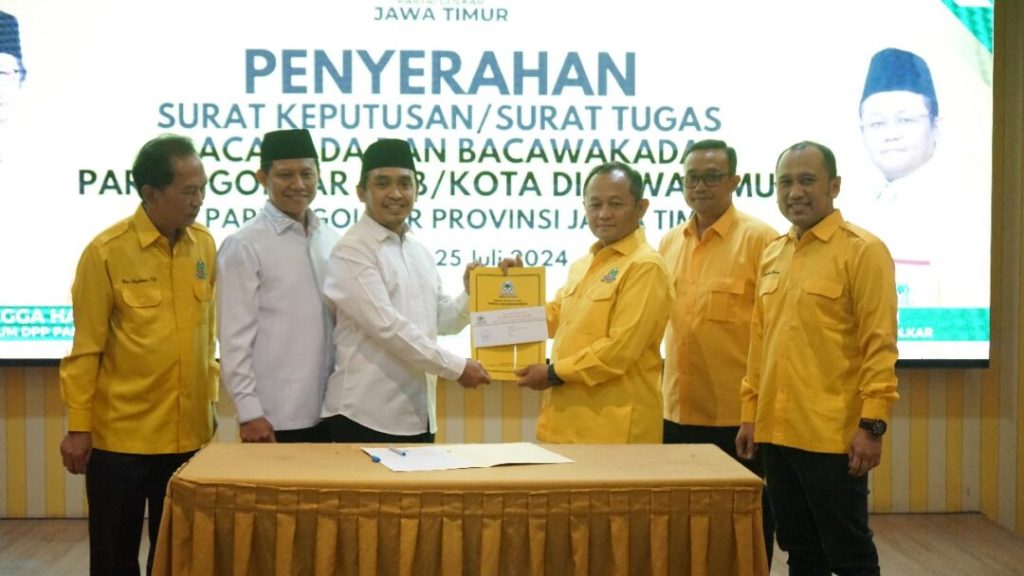 Golkar Serahkan 13 Bacakada-Bacawakada se Jatim, Sarmuji Pastikan Tanpa&nbsp;Mahar