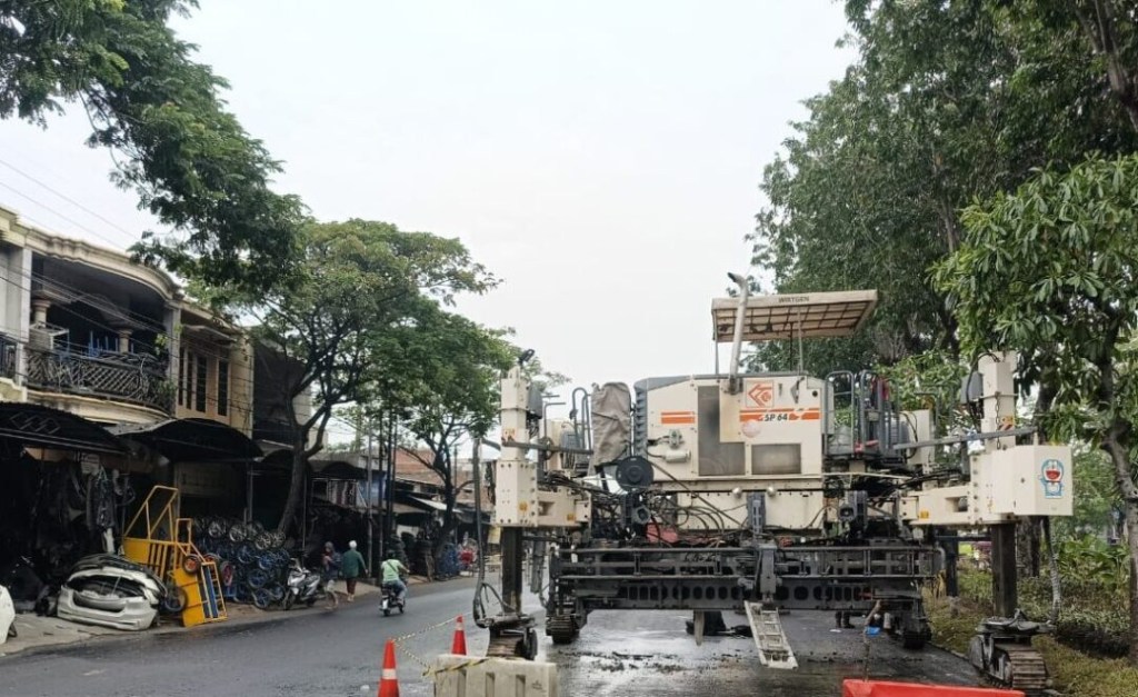 Awas Macet, Ada Pengerjaan Betonisasi di Jalan Dupak Surabaya Sisi Selatan
