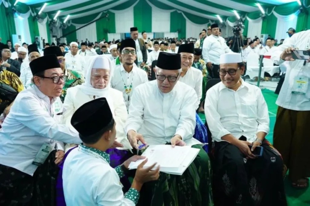 Konferwil PWNU Jatim, Gus Kikin Terpilih Jadi Ketua, K.H. Anwar Manshur Rais&nbsp;Syuriah