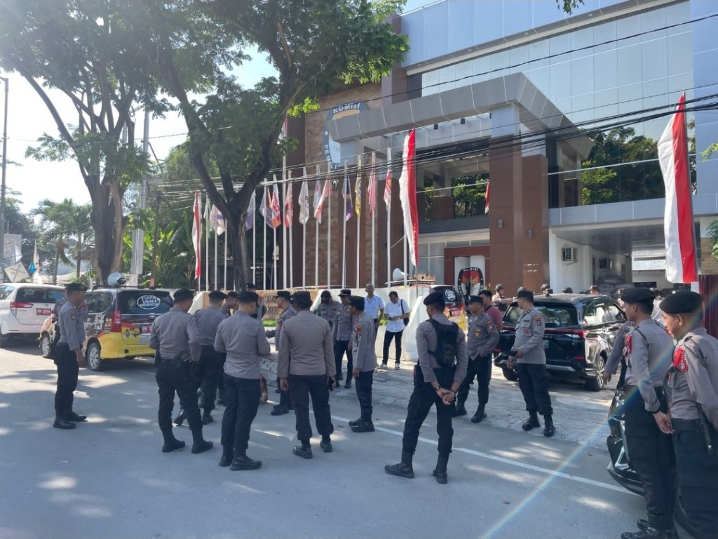 Minggu ini Bawaslu dan KPU Sulteng Diperkuat 70 Personel&nbsp;Kepolisian