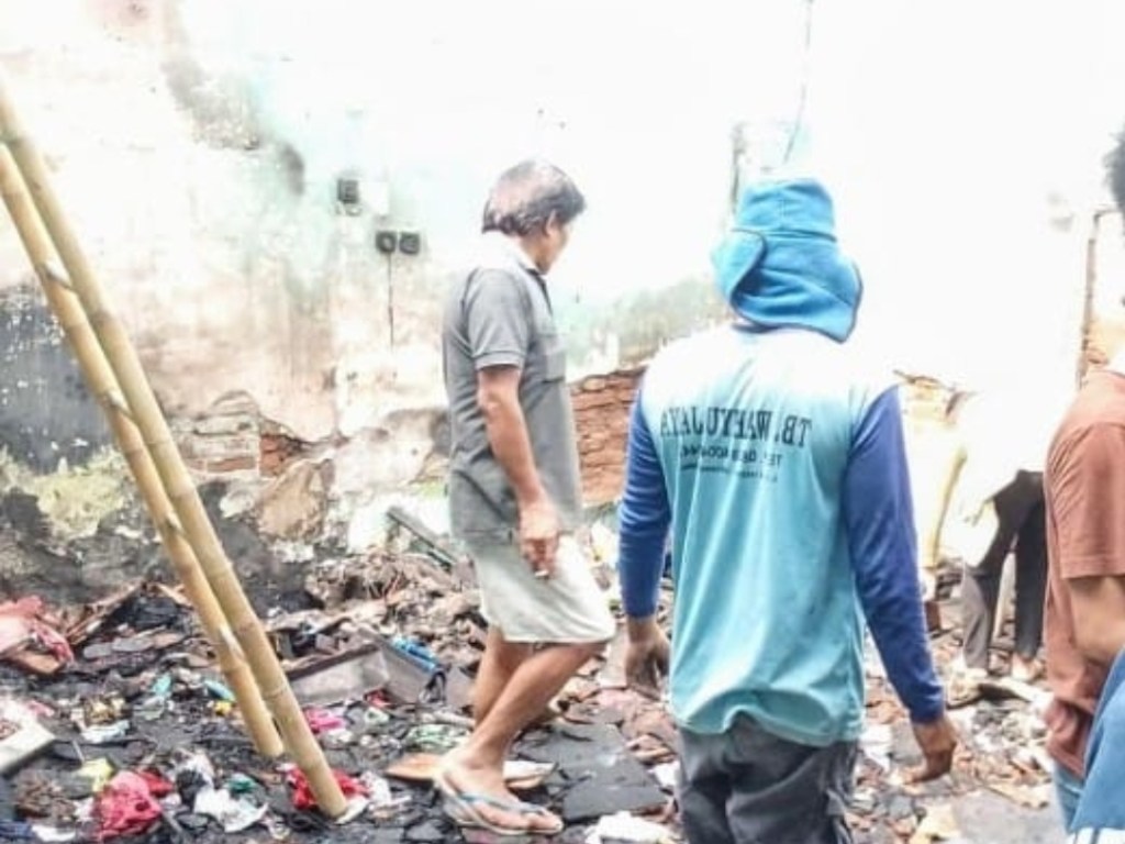 Lupa Matikan Kompor Satu Rumah Ludes Terbakar Di&nbsp;Takeran