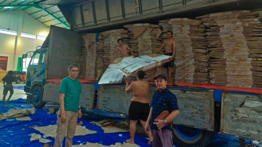 KPU Kabupaten Kediri Mulai Terima Logistik 4.748 Kotak Suara untuk Pilkada&nbsp;2024